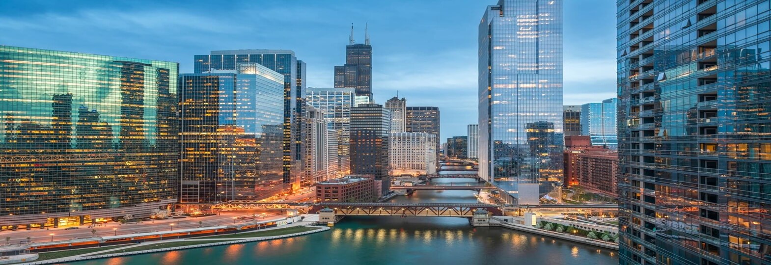 Chicago river skyline - attend DRI's 2025 Annual Meeting