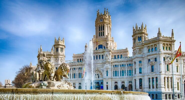 Cibeles Fountain (Fuente de Cibeles) in Plaza de Cibeles