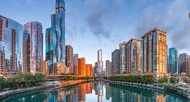 Skyline of Chicago river and downtown